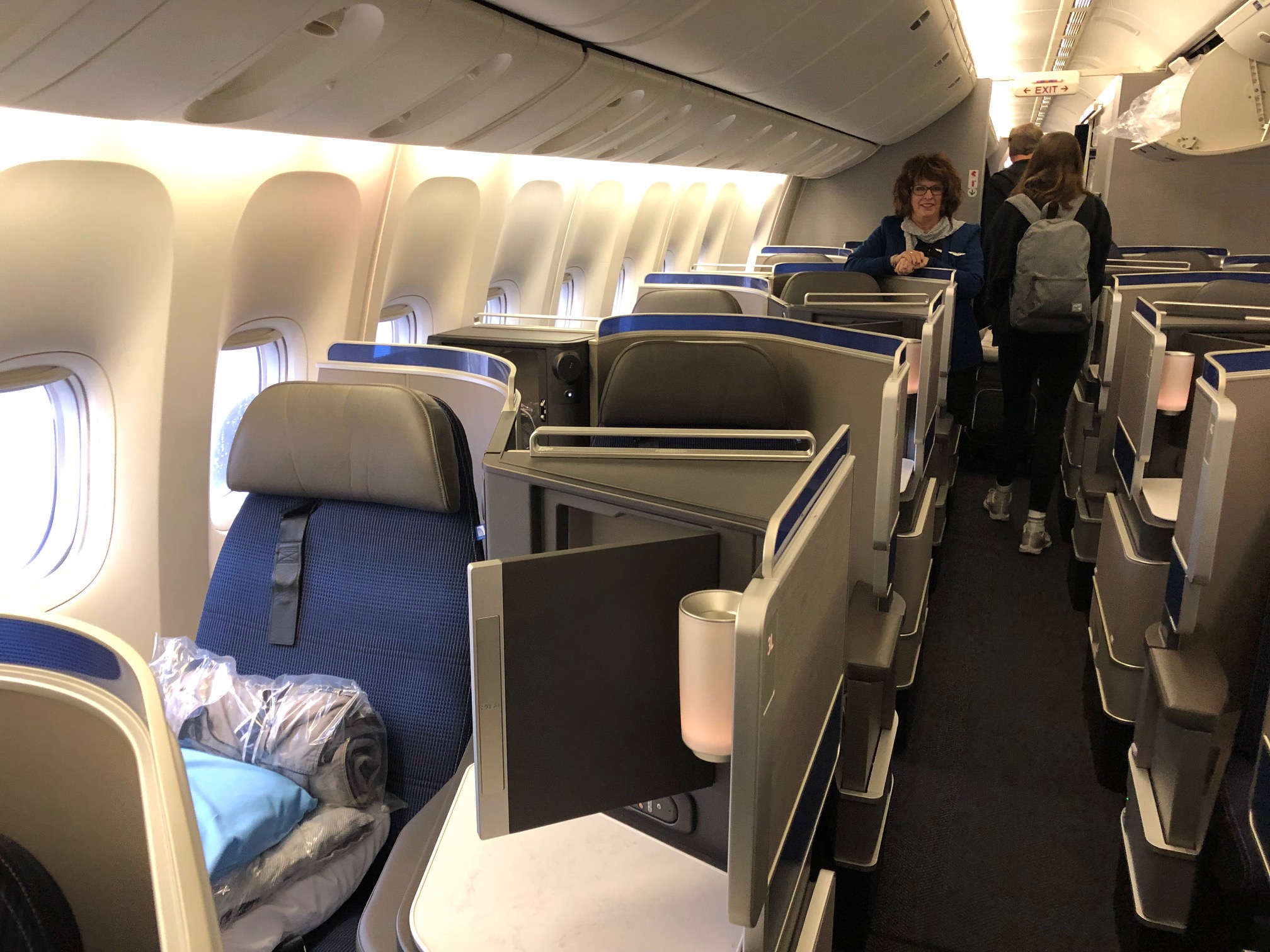 YS飛行紀錄] United Airlines Polaris Business Class 聯合航空北極星商務艙／MUC～ORD 慕尼黑～芝加哥|  TripPlus