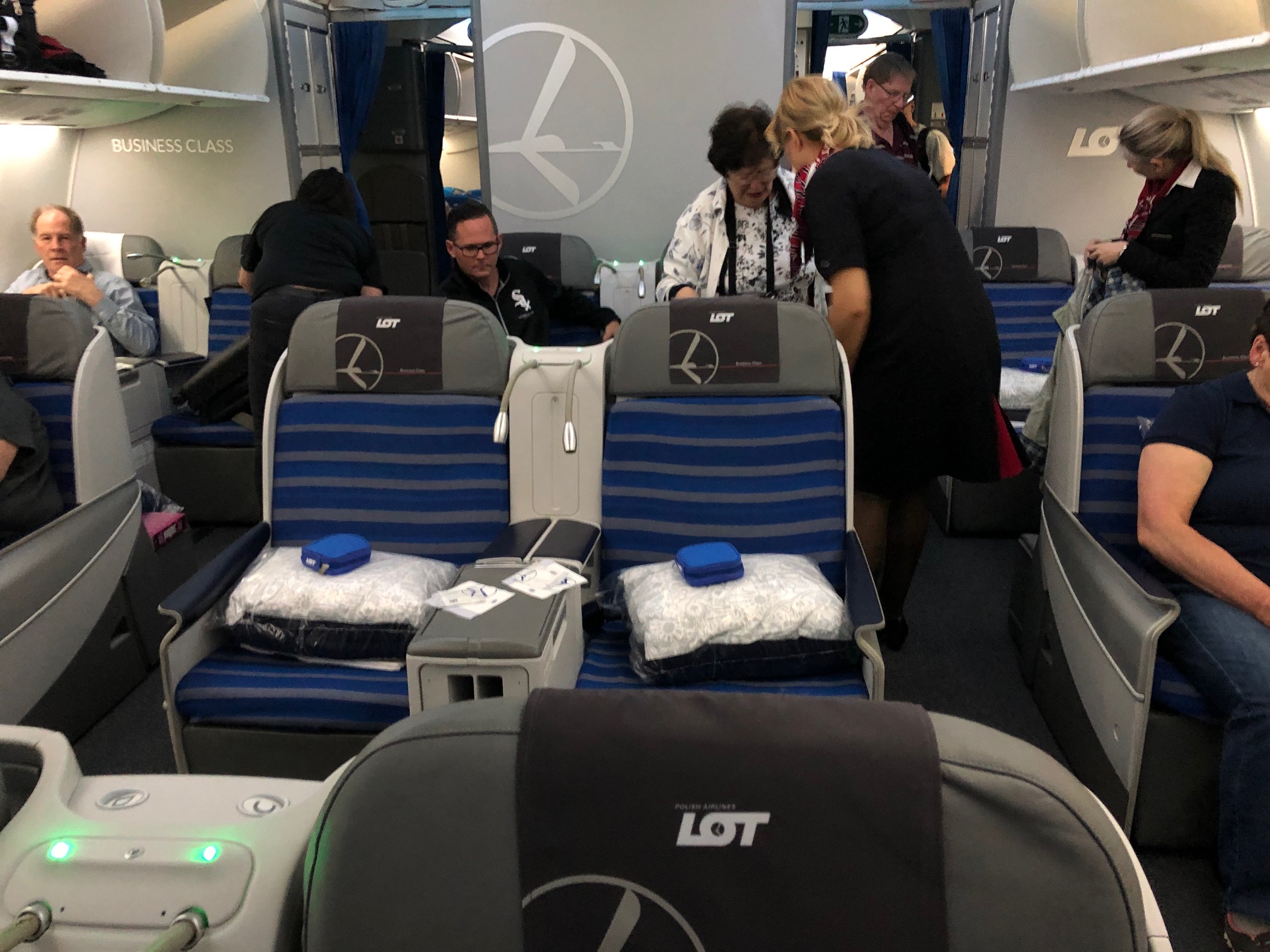 YS飛行紀錄] LOT Polish Airlines Business Class 波蘭航空商務艙／ORD～WAW 芝加哥～華沙| TripPlus