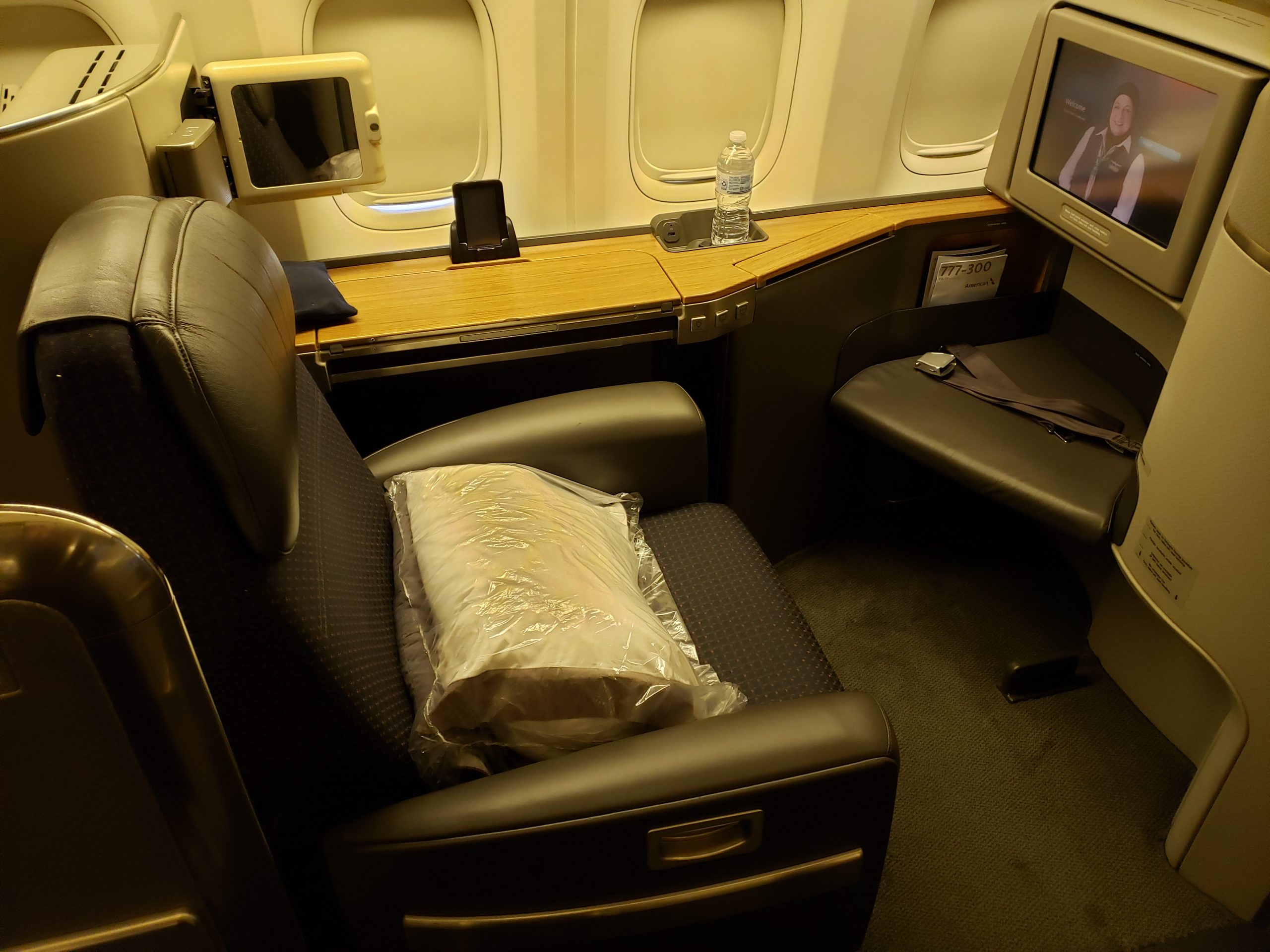 Randy飛行紀錄] 美國航空頭等艙／邁阿密～洛杉磯（跨大陸航線）American Airlines First Class／MIA～LAX |  TripPlus