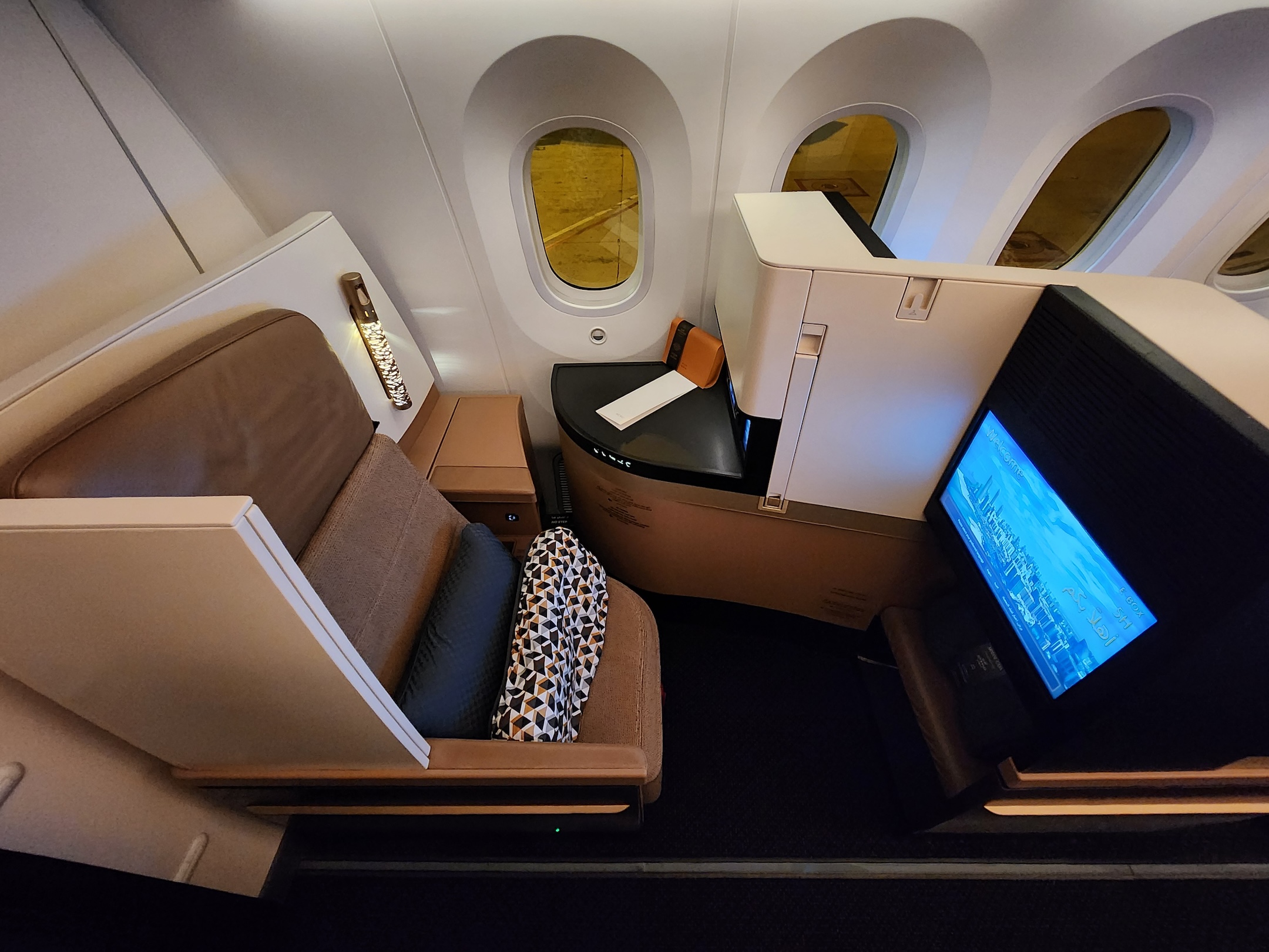 Randy飛行紀錄] Etihad Airways Business Class／HKT～AUH 阿提哈德航空商務艙／普吉島～阿布達比|  TripPlus